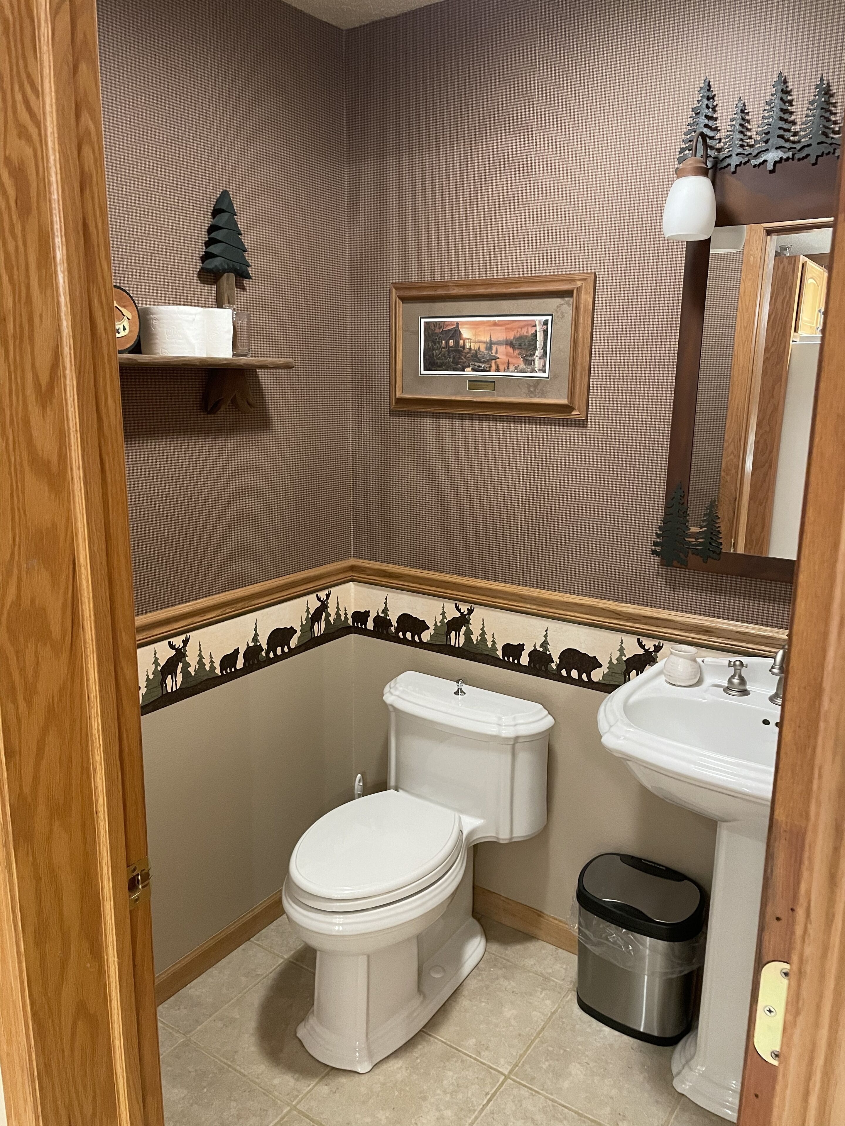 Lake cabin on Holcombe flowage. Loft views, fire pit, and nearby hiking.