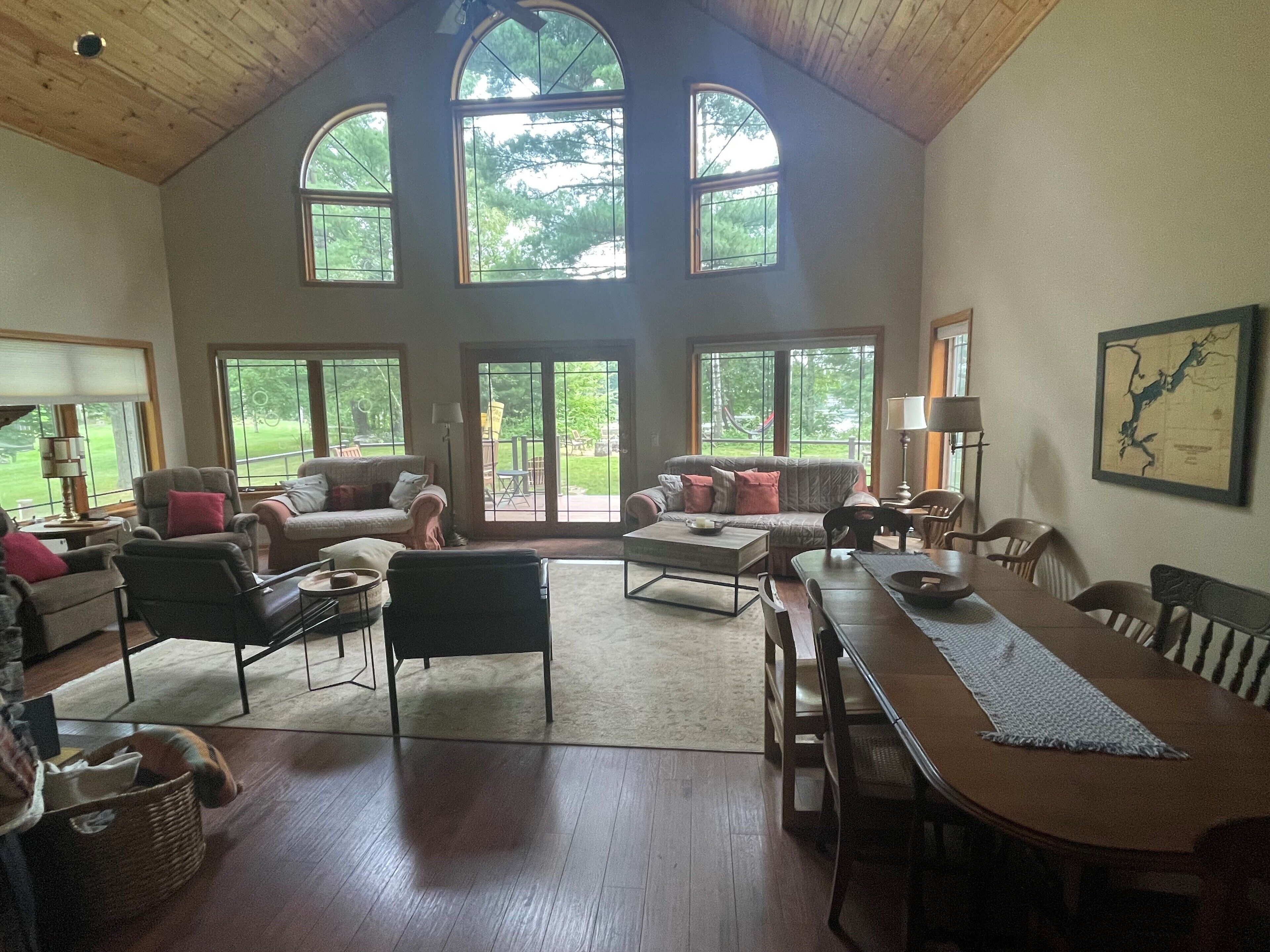 Smart TV, fireplace, DVD player, books