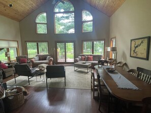 Smart TV, fireplace, DVD player, books