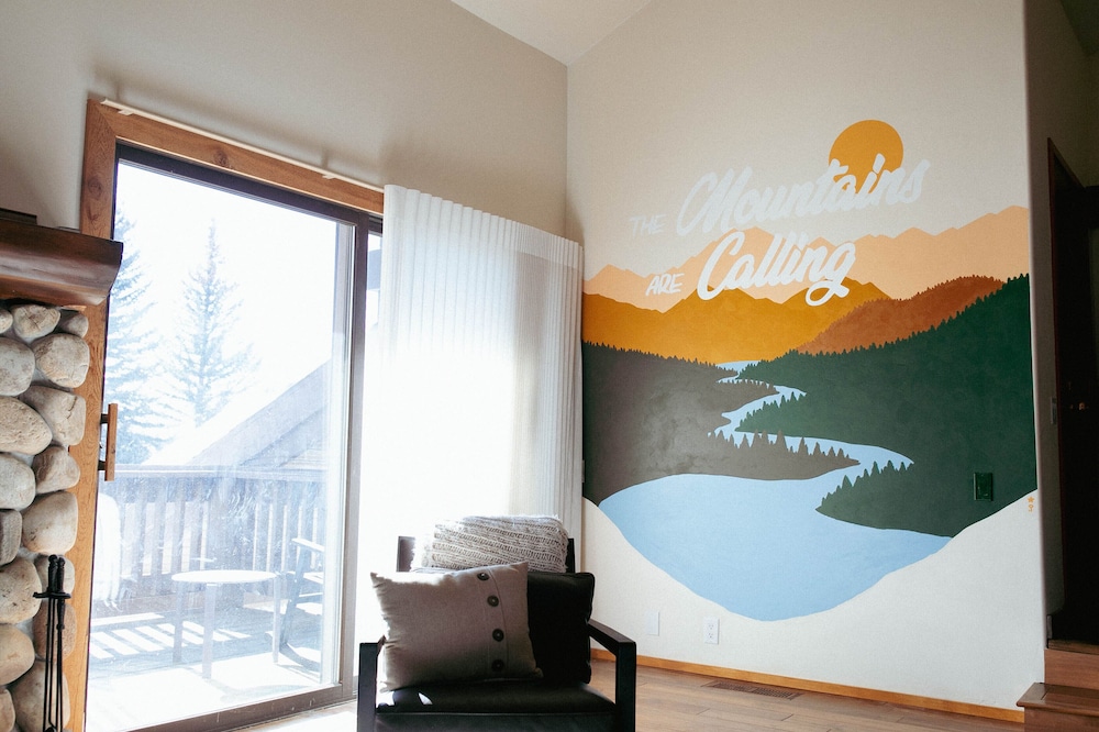 Cute kid-friendly condo next to Dollar Mountain
