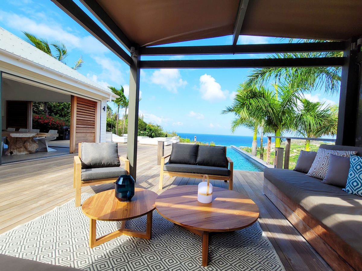 Villa Coco Rock patio