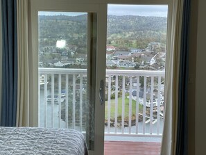 4 habitaciones, tabla de planchar con plancha y wifi gratis 