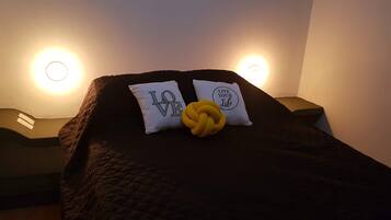 2 bedrooms, WiFi, bed sheets