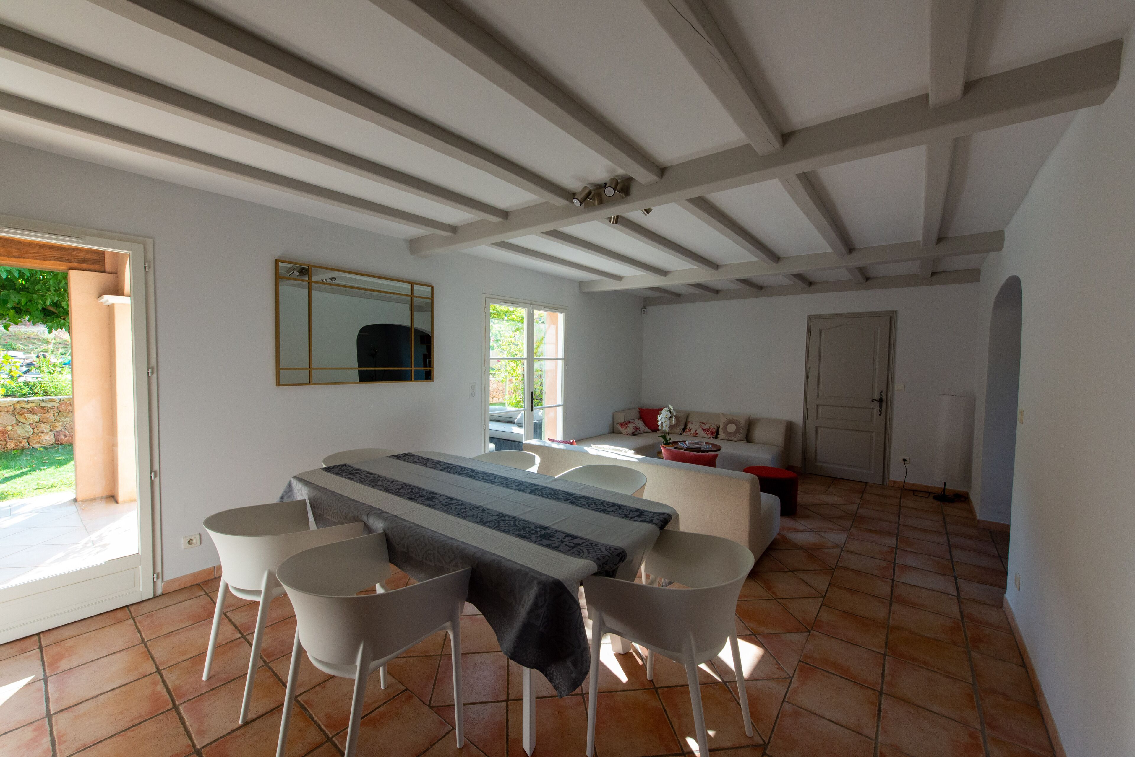 Large Charming House with Swimming Pool