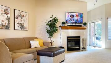 Smart TV, fireplace, table tennis