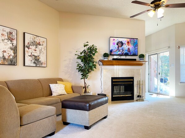 تلفزيون ذكي، مدفأة، تنس طاولة