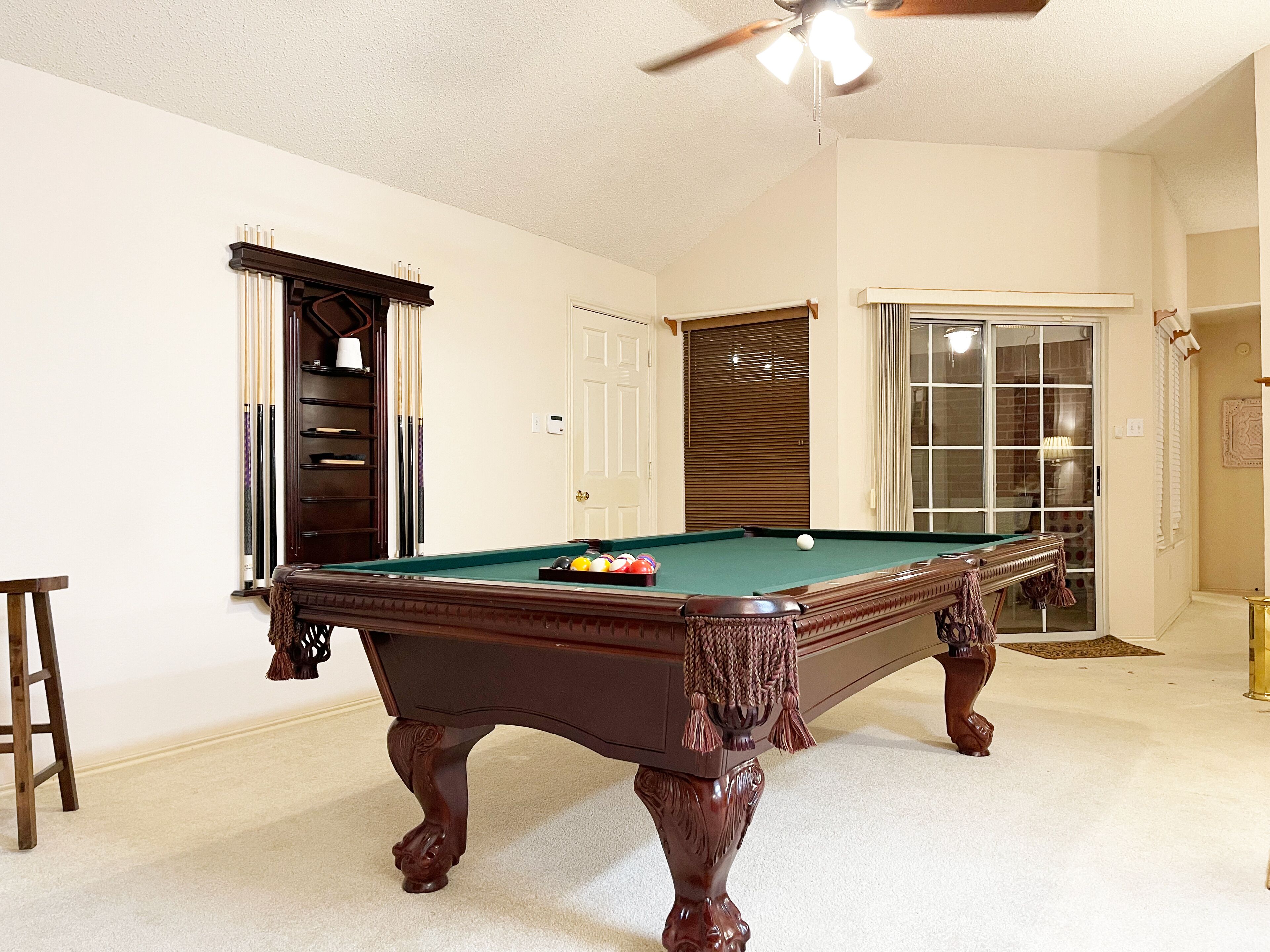 This is it!🥇Hot Tub + Pool Table + Pac-Man = FUN!