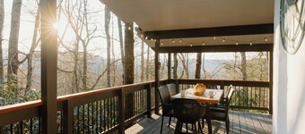 Wooded Wanderlust Cabin | Chic & Cozy Retreat | Pets OK