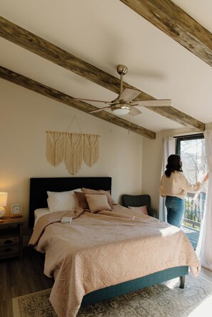 4 habitaciones, tabla de planchar con plancha, cuna de viaje y wifi 