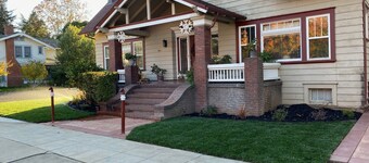 Beautiful & Large Garden Level Studio