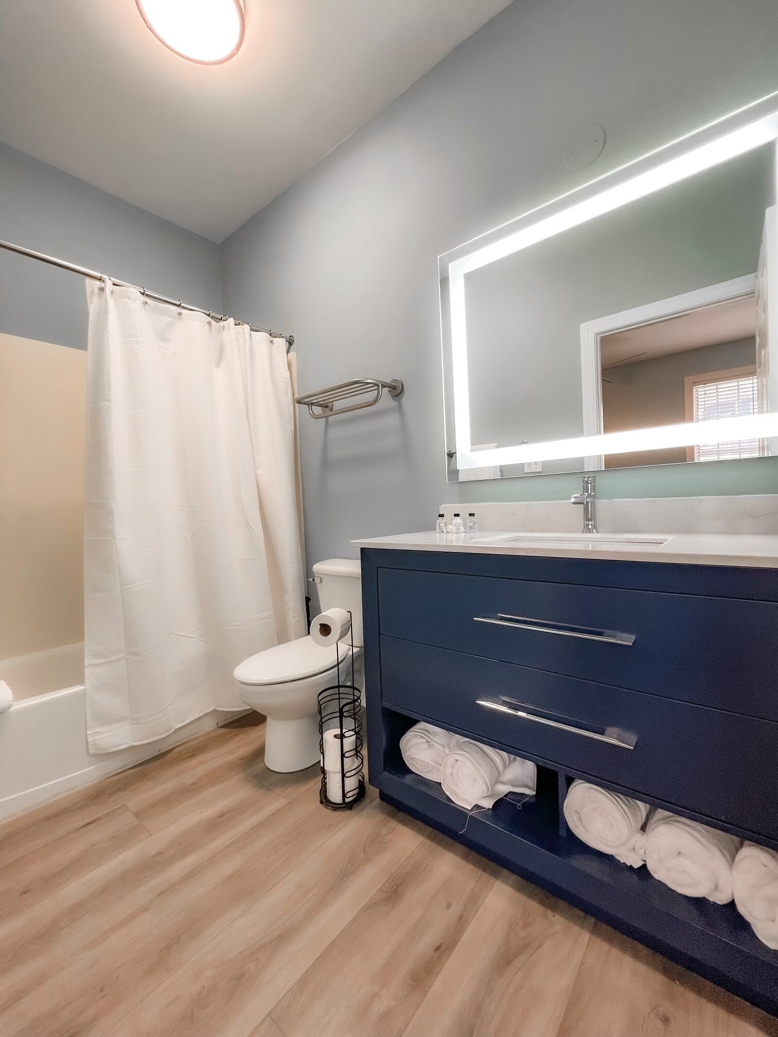 30 A Studio!  Walk to Rosemary and Alys! Just renovated!!