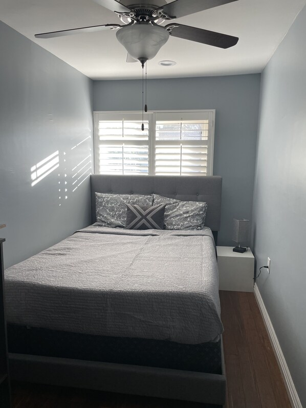 3 bedrooms, iron/ironing board, WiFi, bed sheets