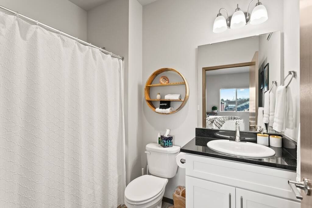 Bathtub, hair dryer, towels