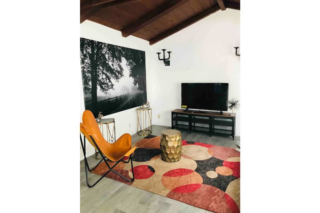 Lovely 2 bedroom apartment… home away from home 🏠