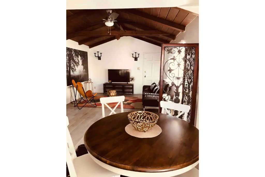 Lovely 2 bedroom apartment… home away from home 🏠