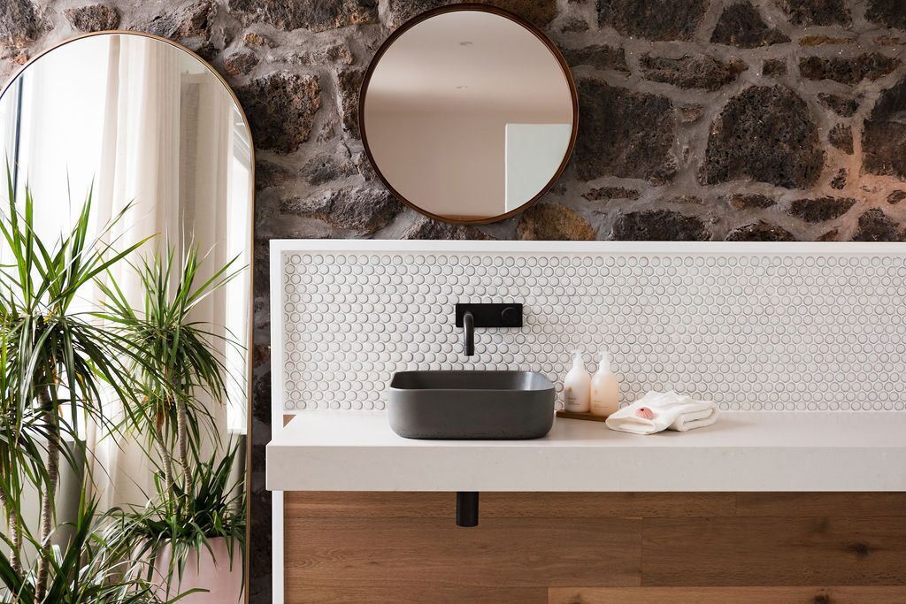 Rom – deluxe | Bad | Designertoalettartikler, hårføner, badekåper og tøfler