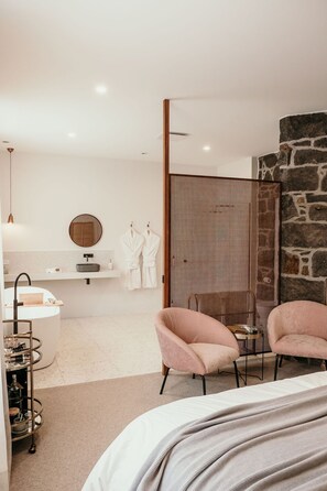 Premier kamer | Luxe beddengoed, pillowtop-bedden, een minibar met enkele gratis items