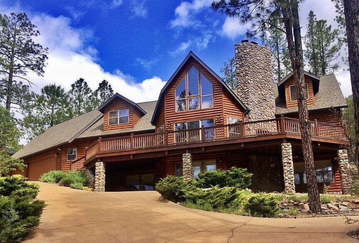 Luxury Cabin Living - Tall Forest Pines Just 1.5 hrs from Scottsdale