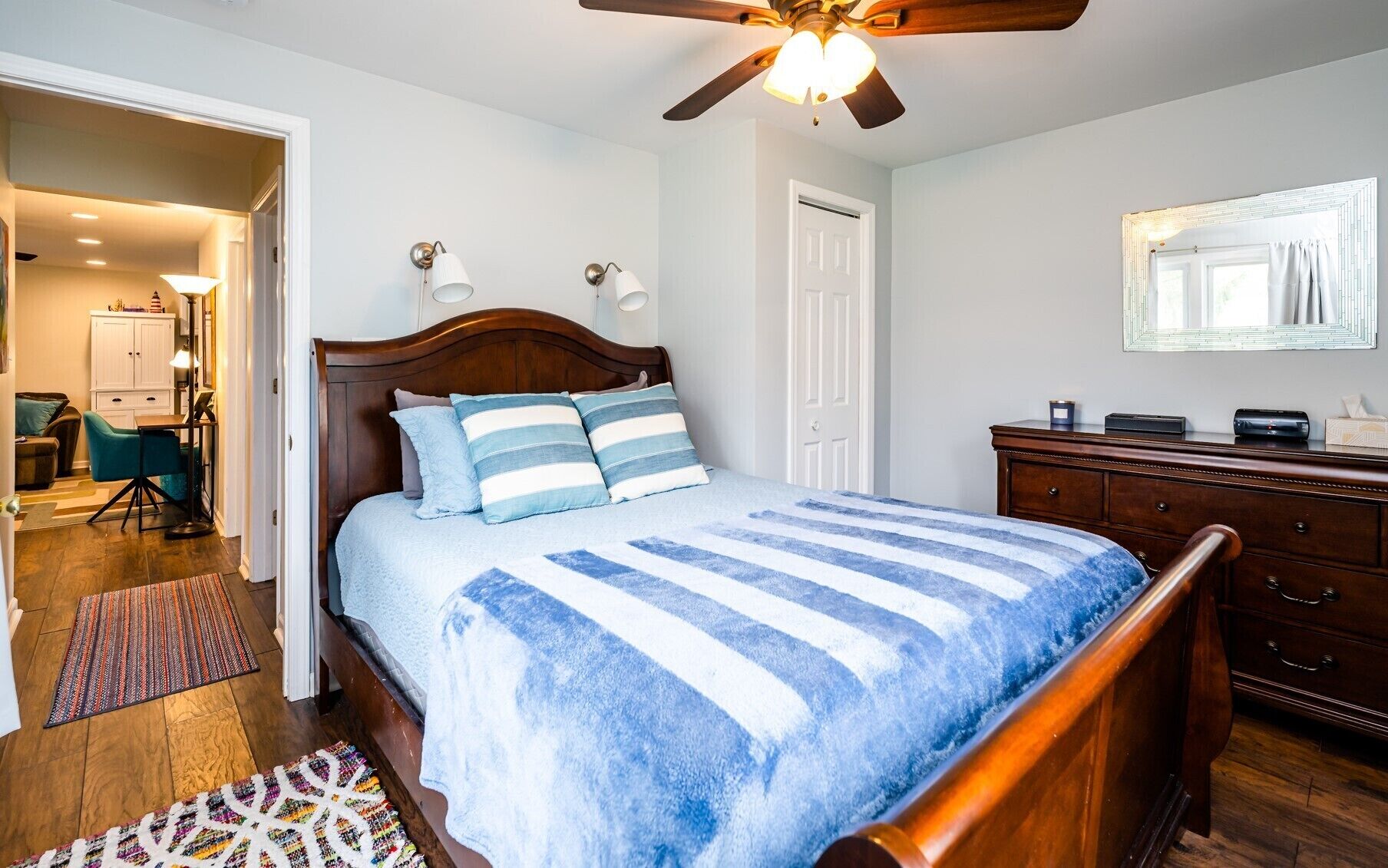 Coean. Cozy. Convenient. Fall colors 🍁