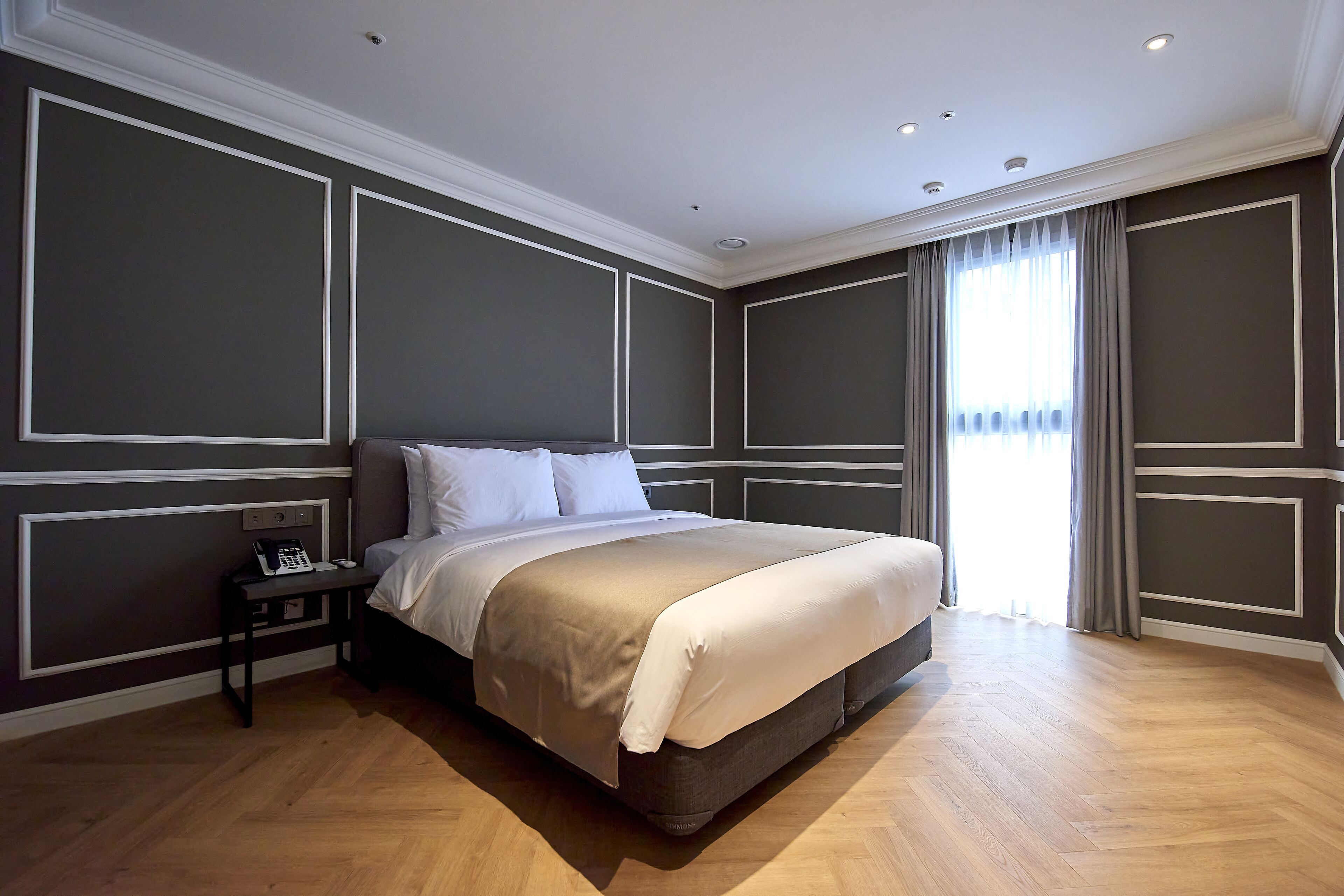 royal suite | in-room safe, desk, iron/ironing board, free wifi