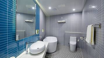 Superior Double Room (Bath) | Bathroom | Hair dryer, bathrobes, slippers, towels