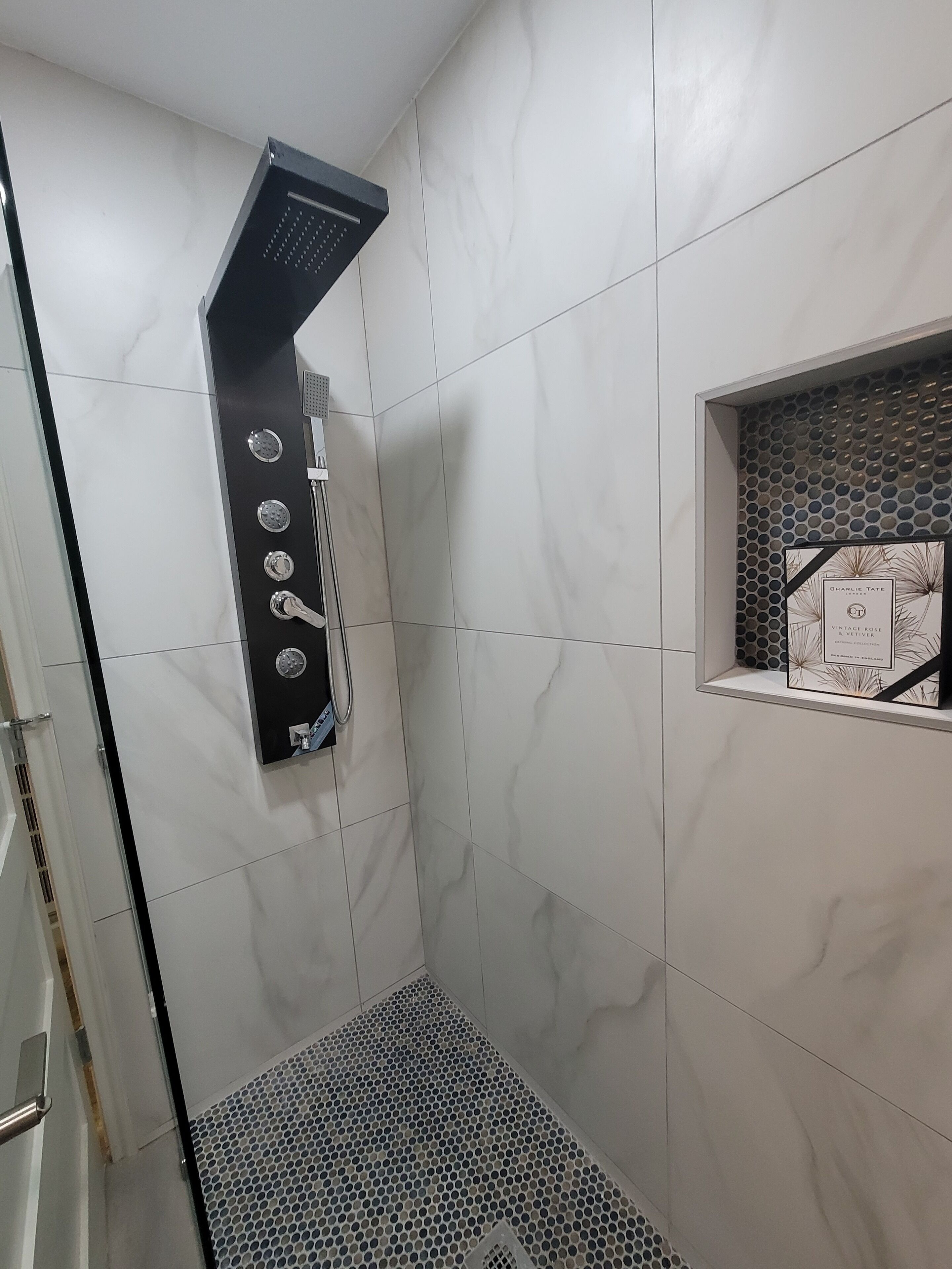 Historic Renovated Kemah Home just a short 11 block walk to the Kemah Boardwalk.