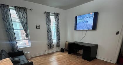 Cozy 2-bedroom apartment in amazing Queens with WiFi, AC