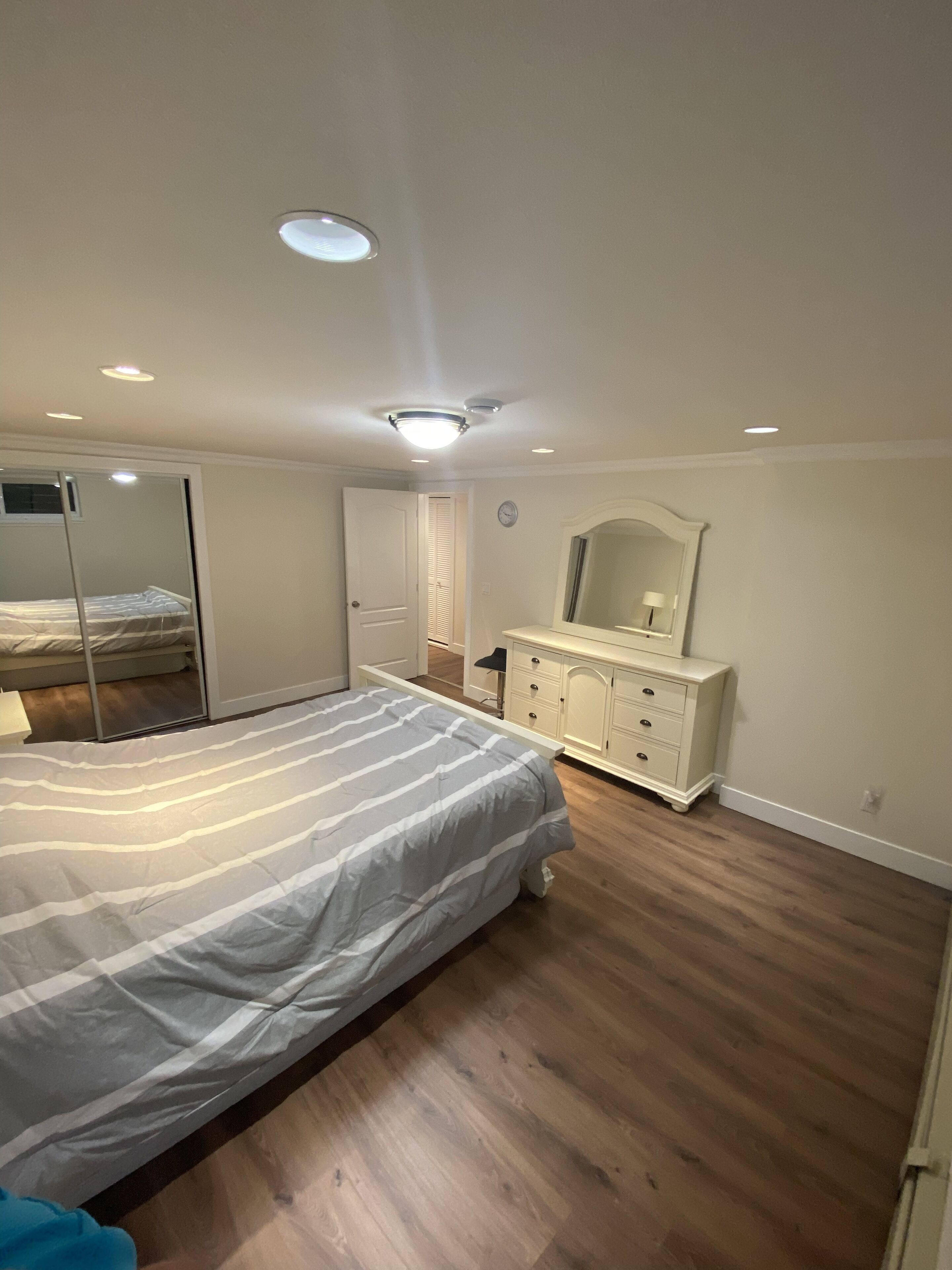 Lovely 2BD/1700 SQFT Spacious Home