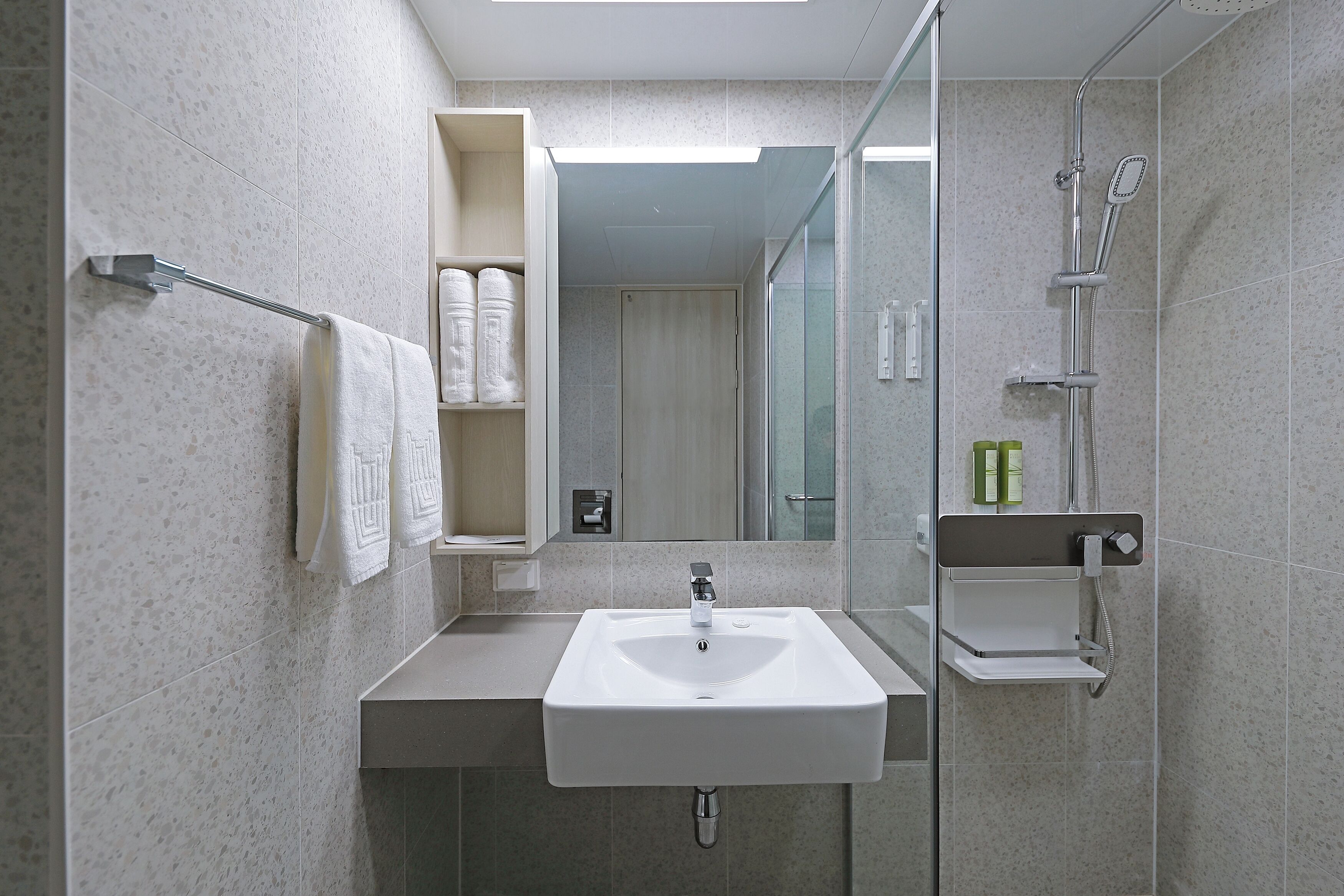 standard double room, ocean view | bathroom | shower, free toiletries, hair dryer, slippers