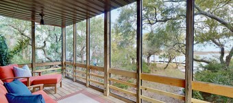 Waterfront Timbercreek Condo w/Screened Porch, Steps from Pool+Dock, Bikes, Kayaks, BHI Club w/Golf