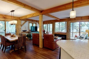 Dining - Waterfront Timbercreek Condo w/Screened Porch, Steps from Pool+Dock, Bikes, Kayaks, BHI Club w/Golf (Bald Head Island)