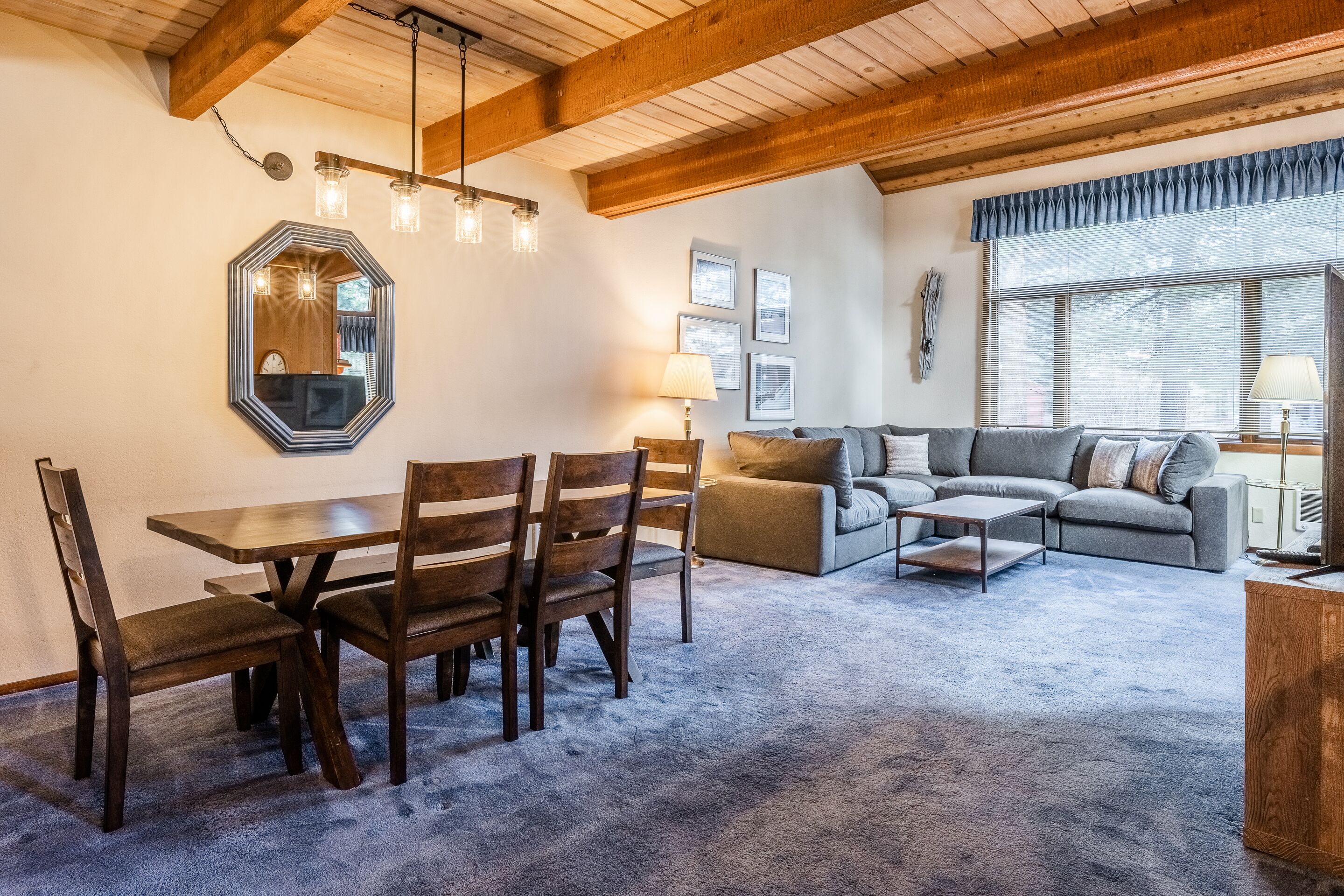 Spacious Winterset 26 2 Bedrm Plus Loft 3 Full Bathrm Townhome Sleeps 8 Steps to Free Town Shuttle