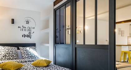 Grand studio au coeur du village