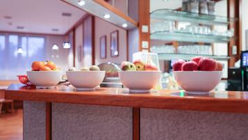 每日供應吃到飽早餐 (每人 EUR17.00)