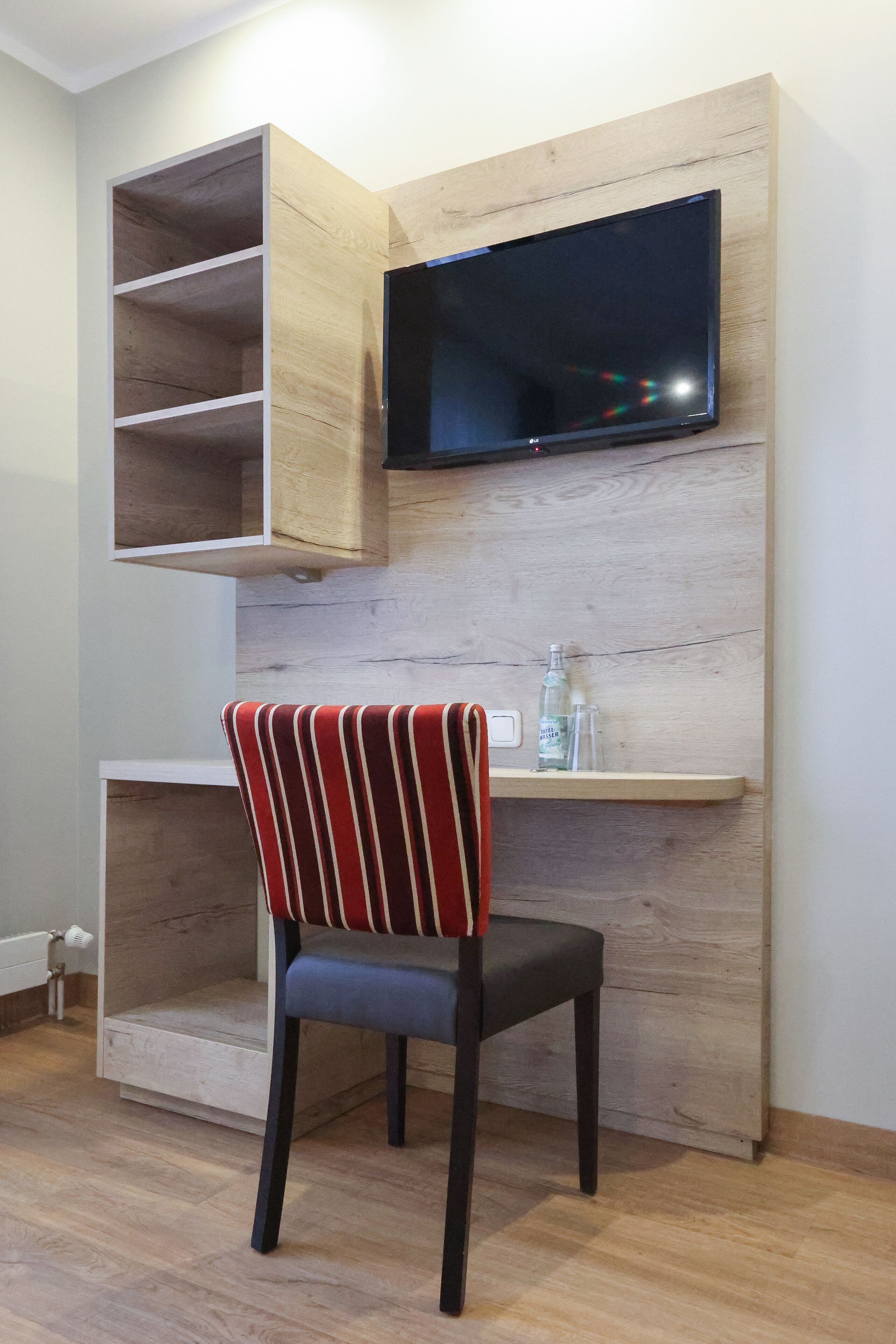 1 bedroom, minibar, desk, laptop workspace