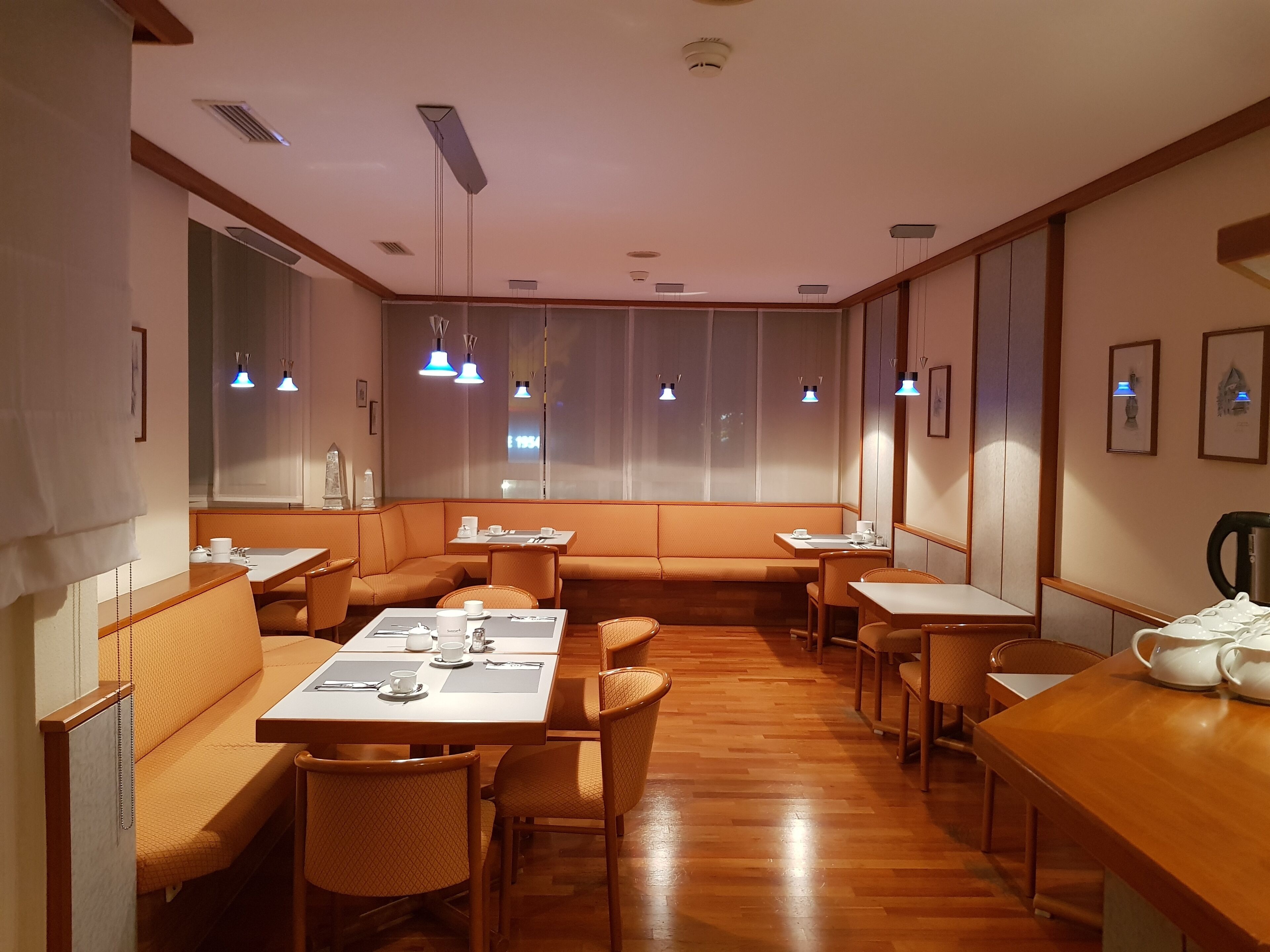 daily buffet breakfast (eur 17.00 per person)