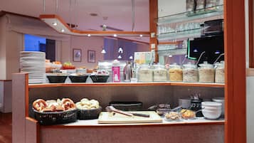 Tägliches Frühstücksbuffet gegen Gebühr