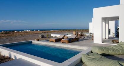 Oia Kissiri - private pool Villas