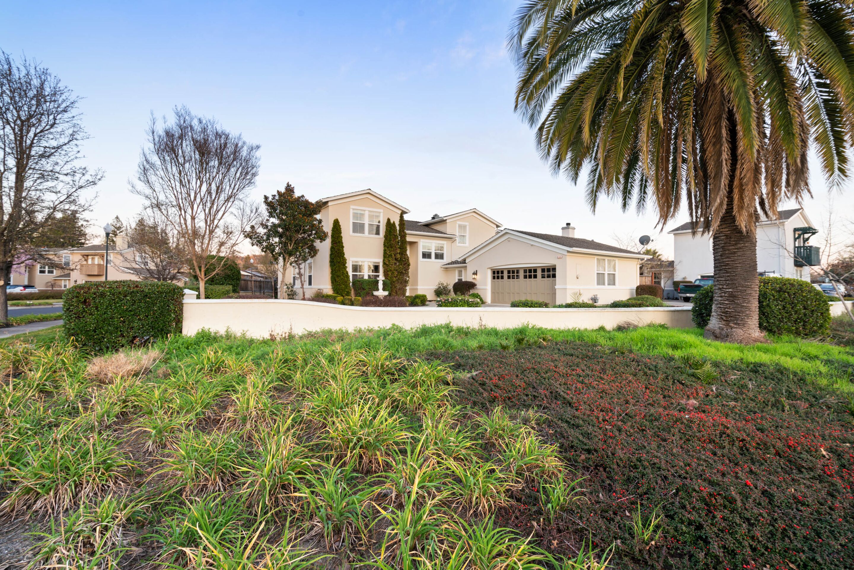 Fiano by AvantStay | Centrally Located Haven w/ Stunning Courtyard & Pool Table