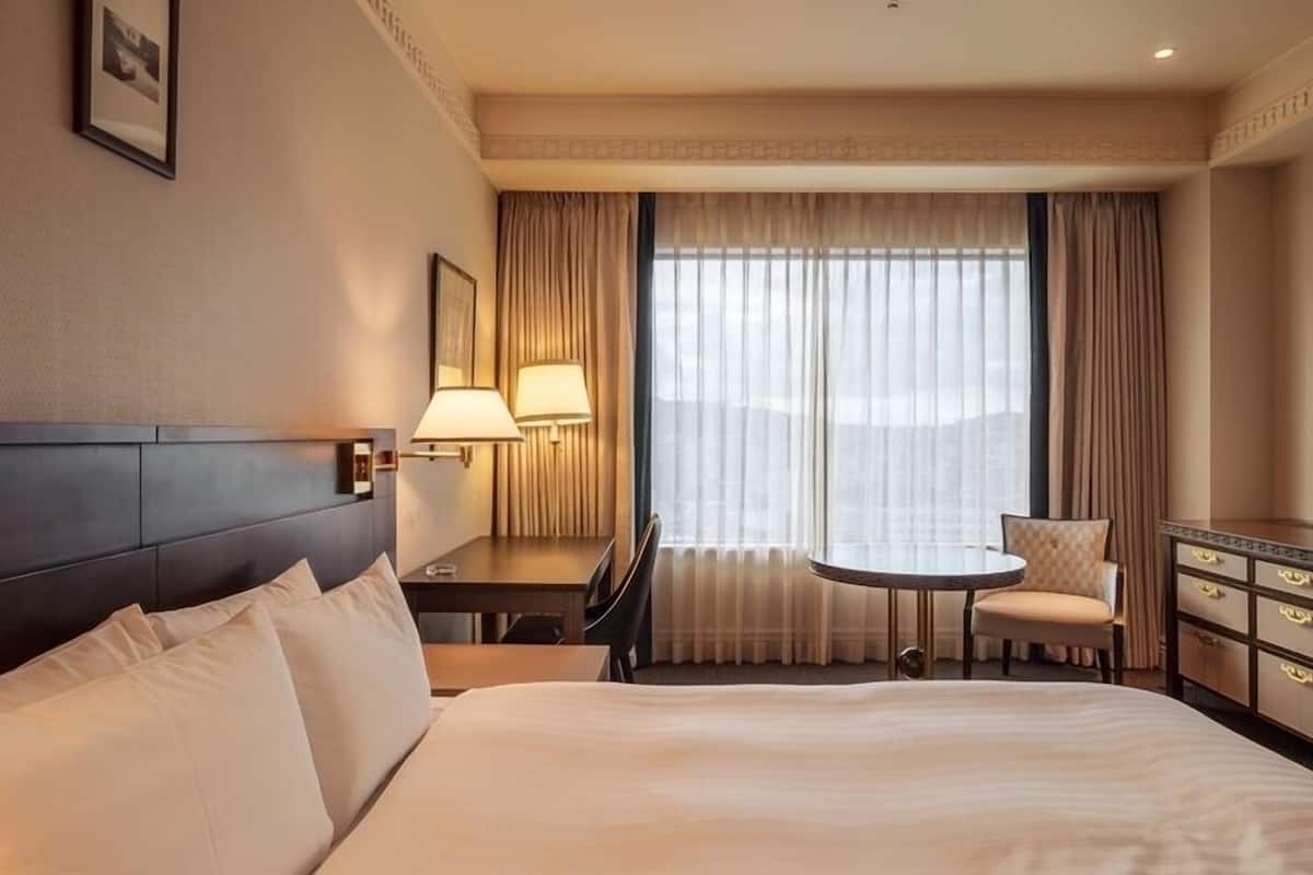 double room, non smoking | 1 bedroom, premium bedding, in-room safe, desk