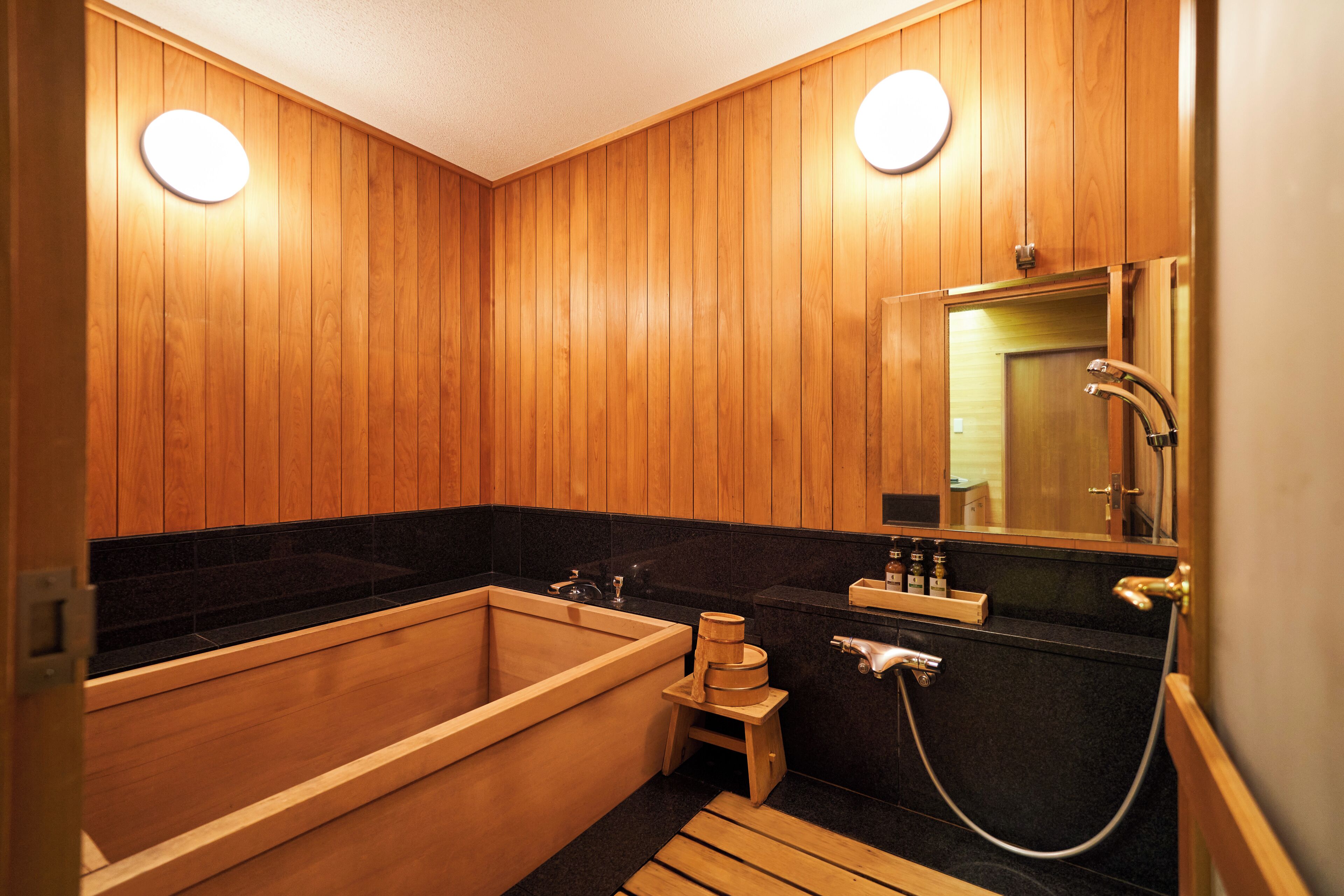 japanese room | bathroom | combined shower/bathtub, free toiletries, hair dryer, slippers