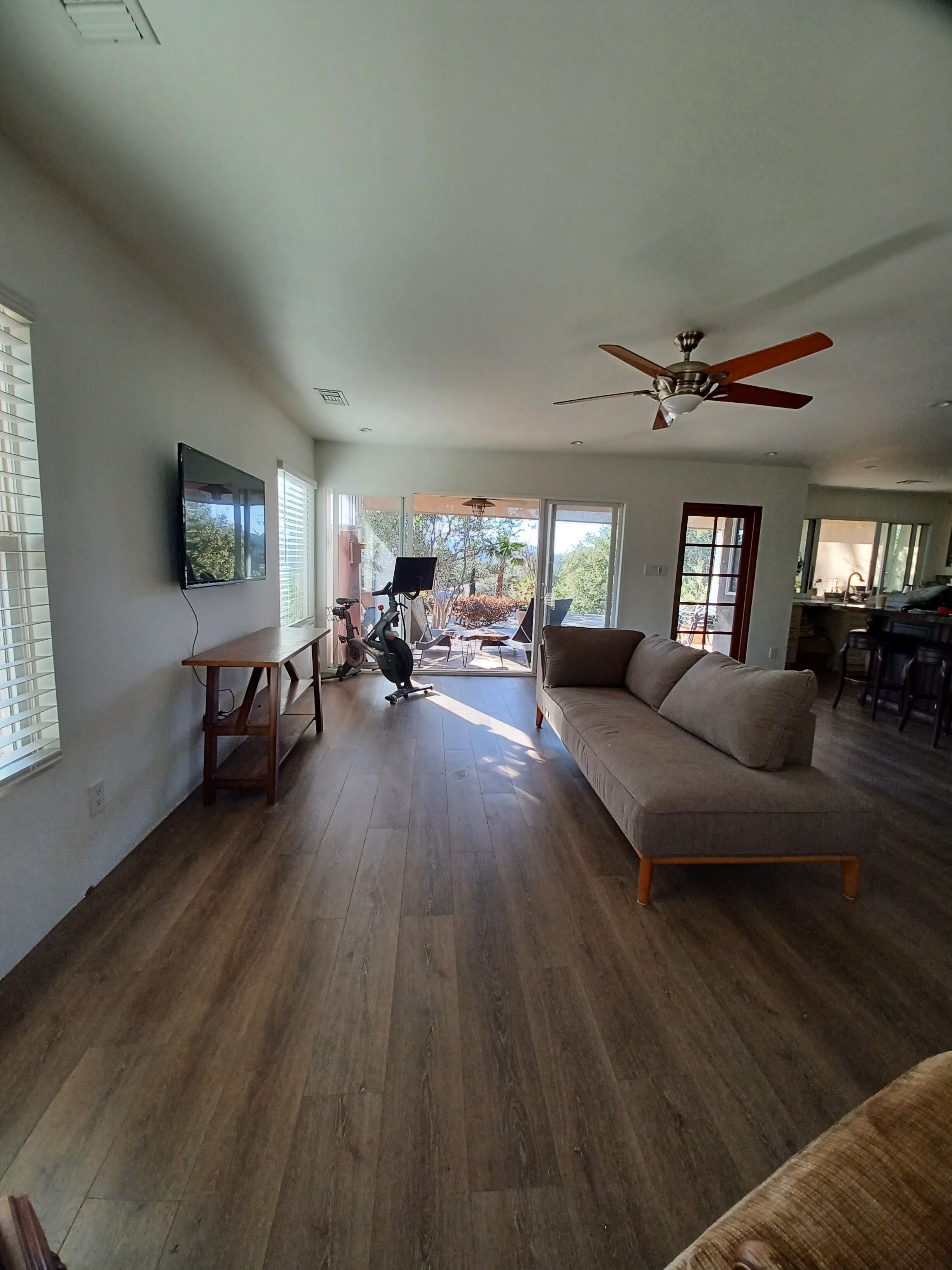 Pets Welcome <br>Private Home on 2 Acres<br>Hiking, biking, Trails <br>Fwy. (210) (134)<br><br>