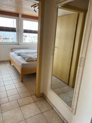 2 bedrooms, travel cot, WiFi, bed sheets