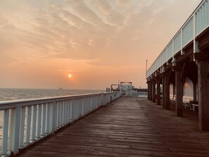 Unclassified image, 2 of 21, button