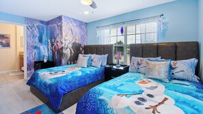 5 bedrooms, desk, iron/ironing board, free WiFi - New Listing! Paradise Palms Resort, 6mi to Disney & 14mi to Universal - GRH501968 (Kissimmee)
