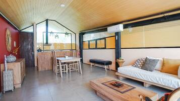 Villa, 2 Bedrooms | Living room