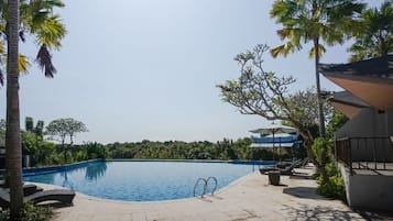 Piscina all'aperto