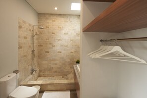 Doppelzimmer, eigener Pool | Badezimmer