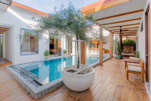 Six - Bedroom Villa | Minibar, in-room safe, individually furnished, soundproofing