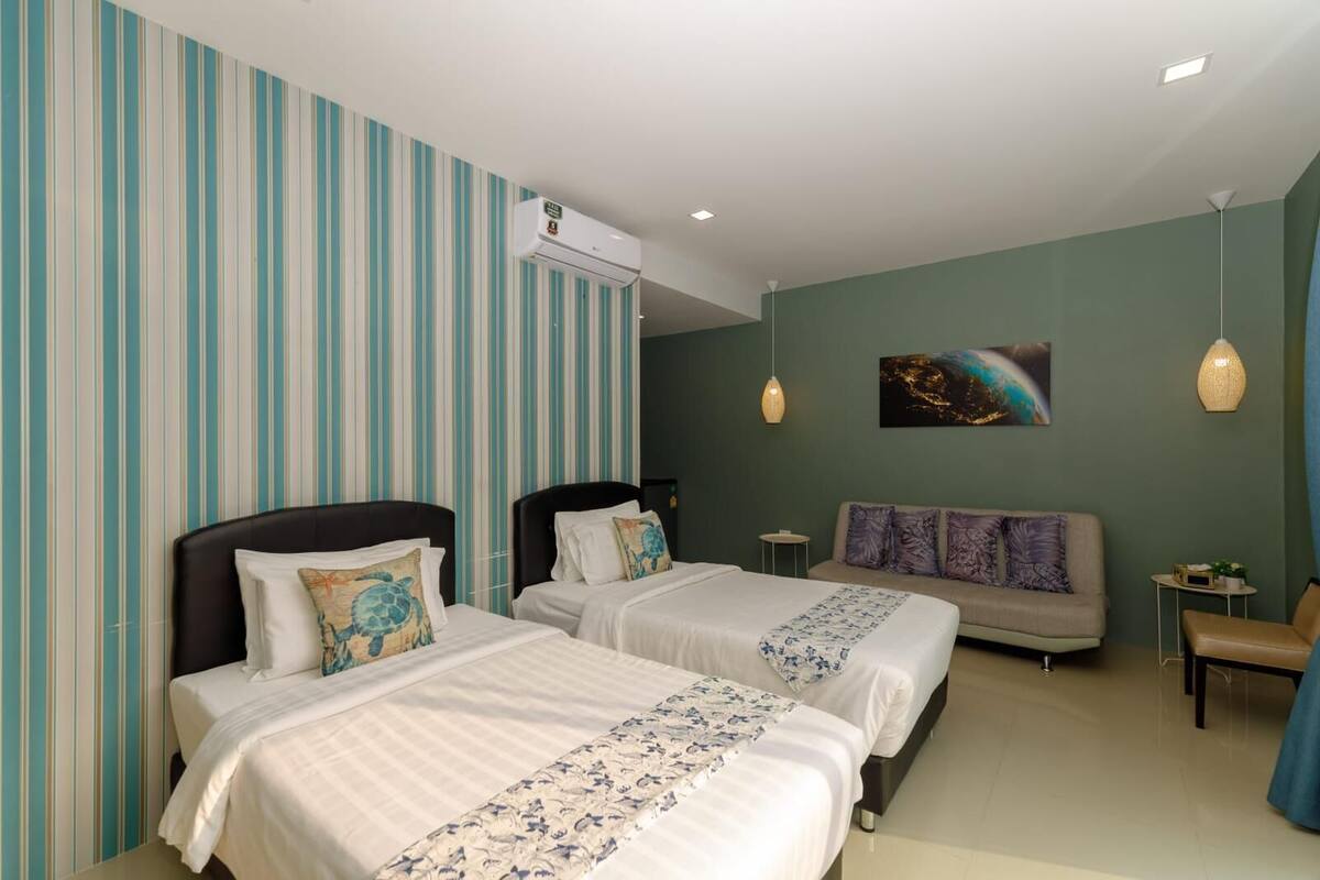 Minibar, in-room safe, individually furnished, desk